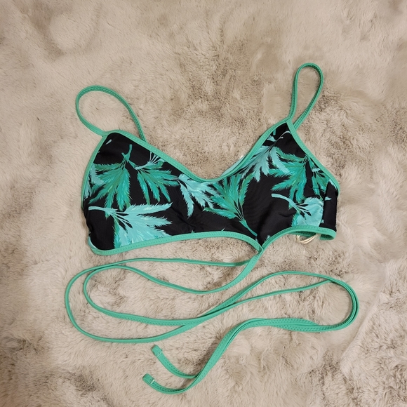 🎯nwt fe noel black & green palm print Bikini top - Picture 4 of 8